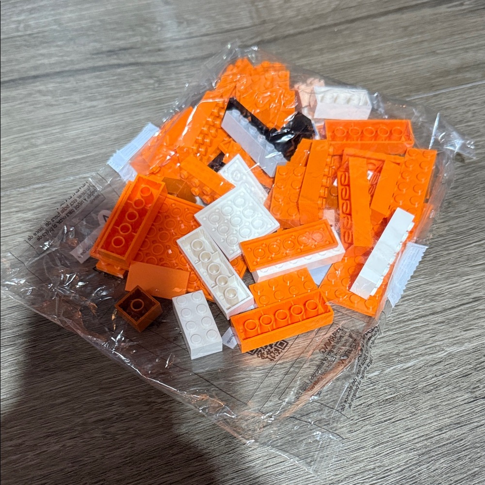 🫶🏻Lego Building Blocks Set - Orange and White